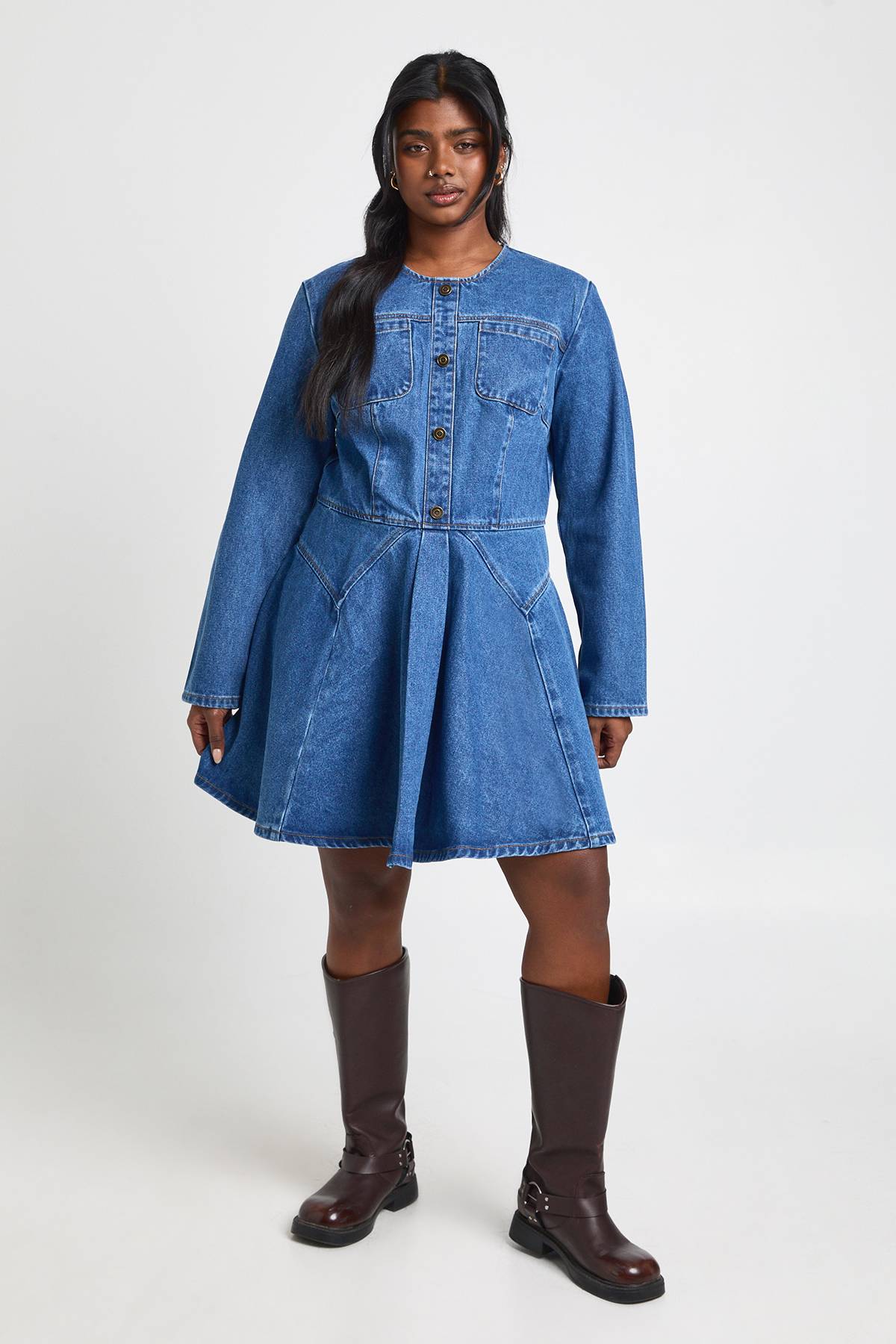 boohoo Robe Patineuse en Denim avec Boutons Grande Taille