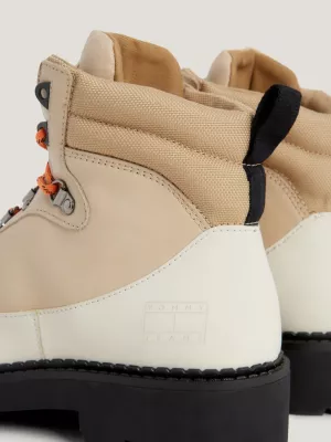 Botas de caminhada com travas de couro