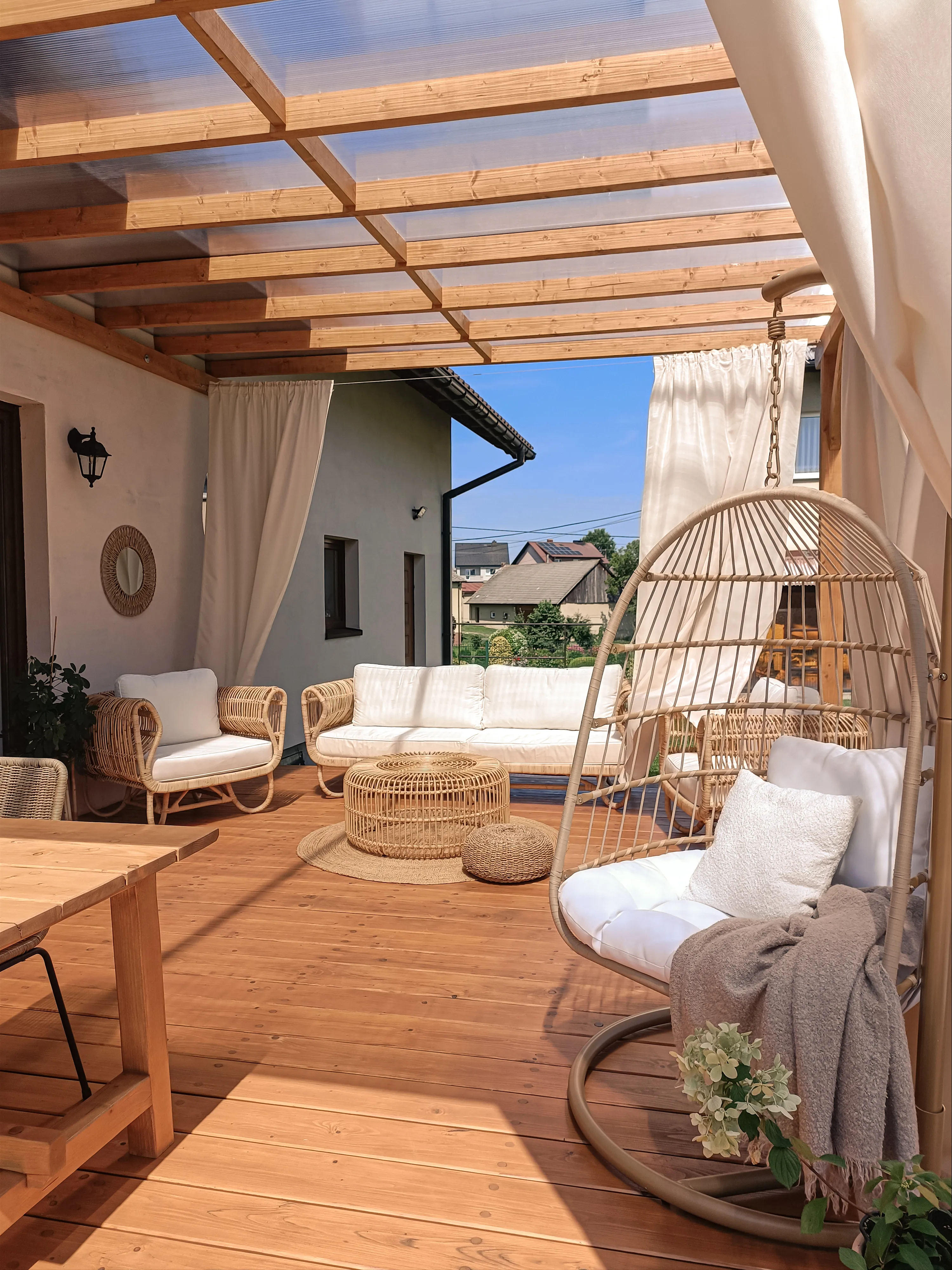 Hangstoel met standaard ALLERA PE rotan Beige