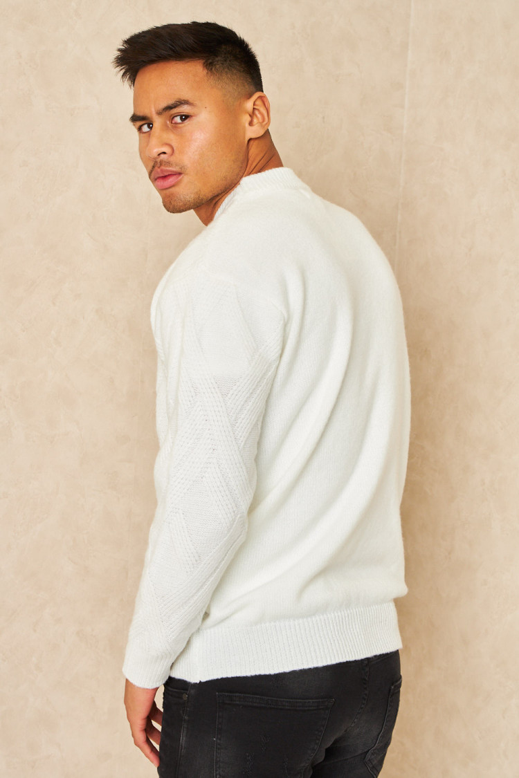 Pull blanc à motif croisé col rond