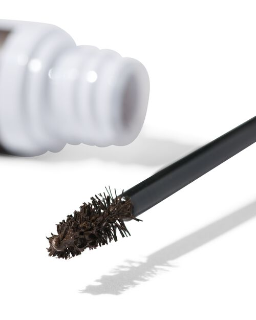 gel à sourcils marron foncé