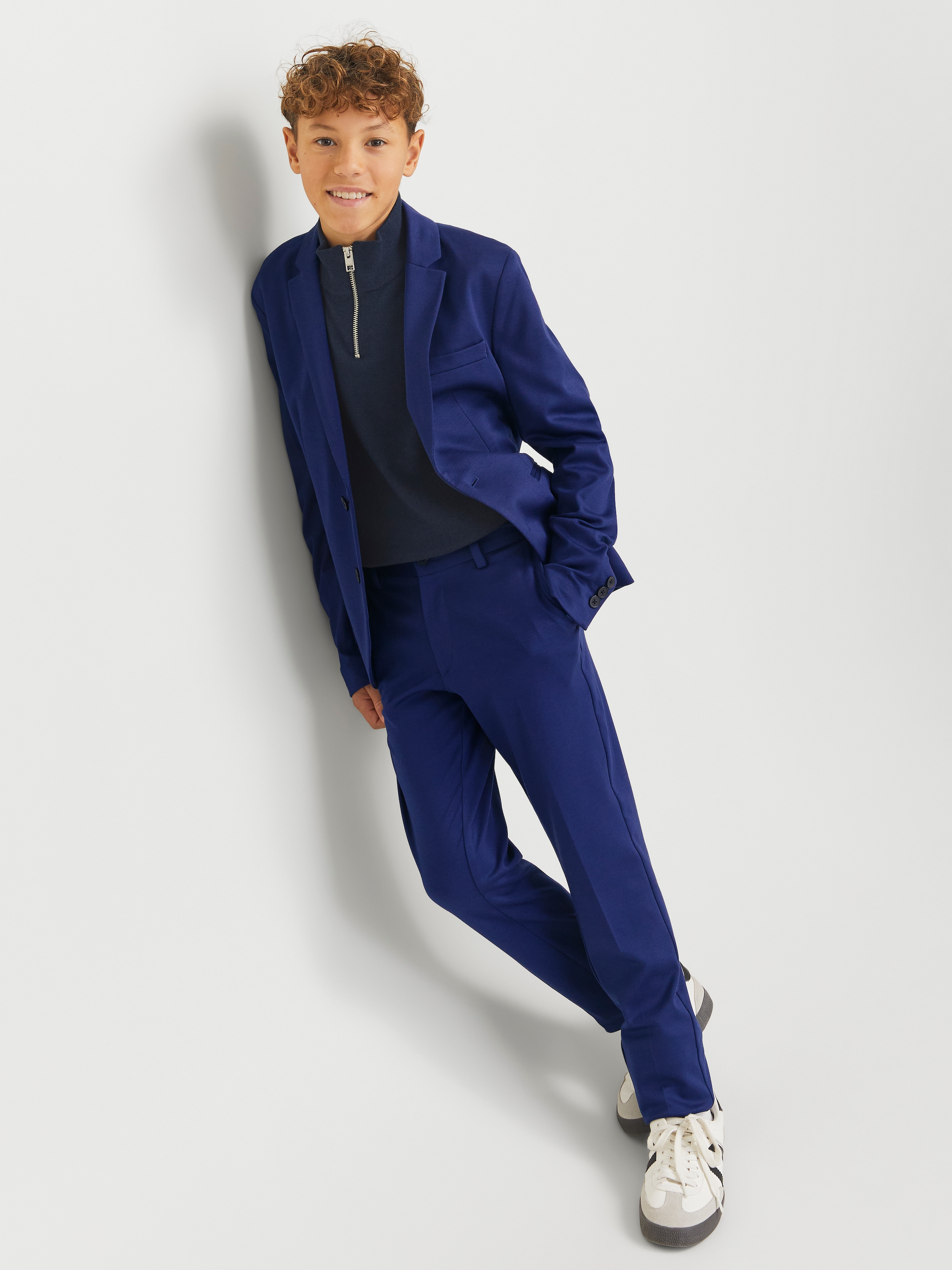 Jack & Jones Junior Anzug »JJEJAXON sorgt für stylischen Look mit optimaler Passform« Set, 2 Stk. tlg. slim fit unifarben, modisch, slim fit, Jersey, Reverskragen