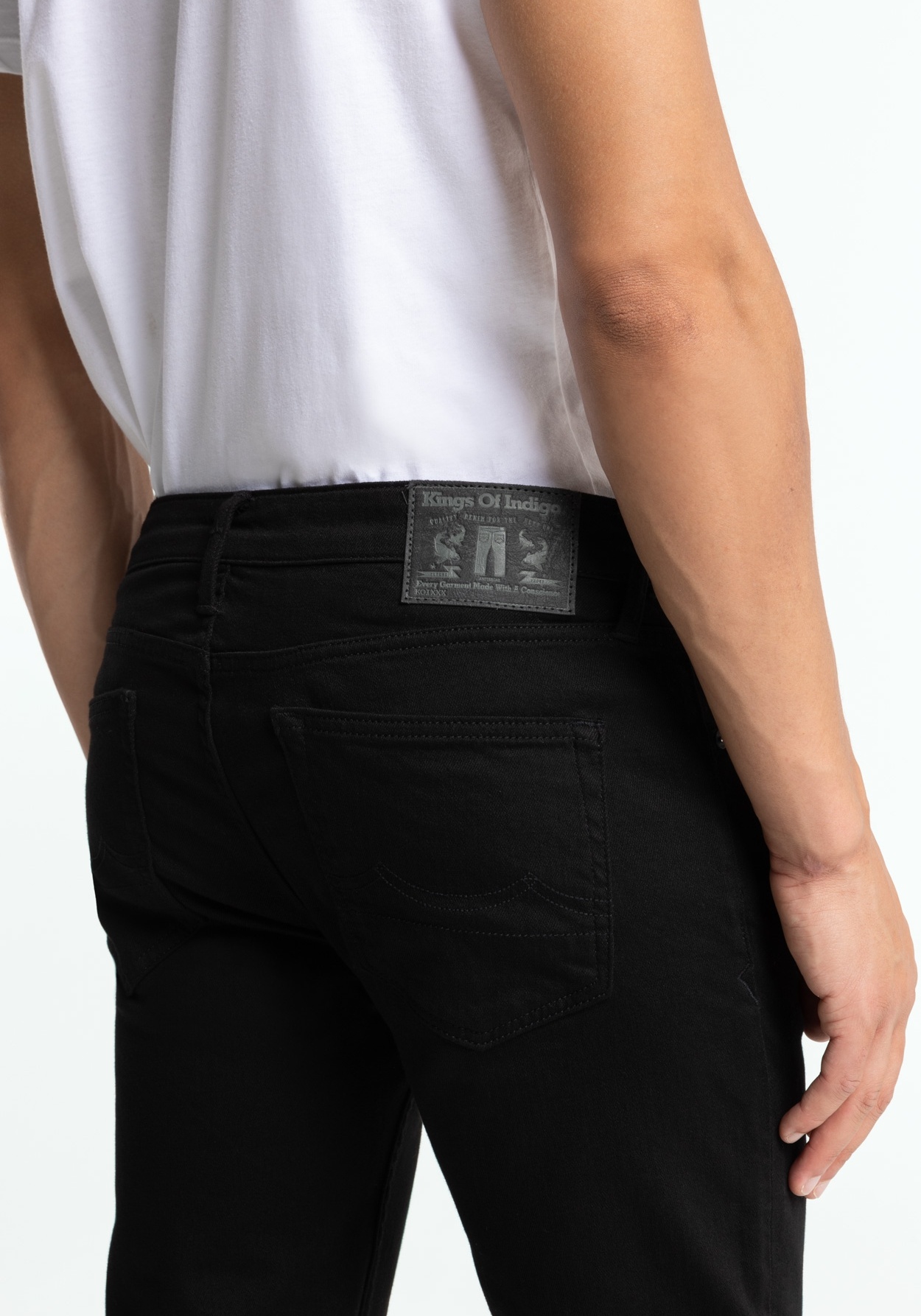 Kings Of Indigo Jeans Charles Stay Black Rinse