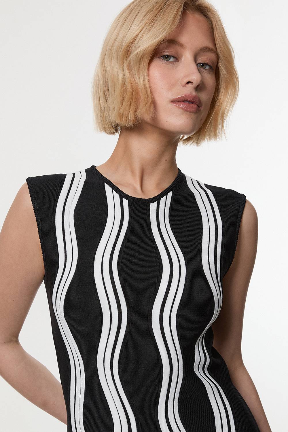 KarenMillen Robe en maille à vagues contrastées avec franges