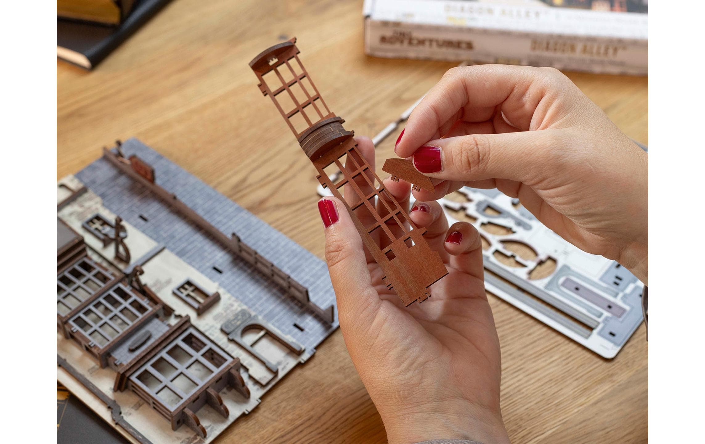 Bausatz Diagon Alley Harry PotterHolzbausatz mit LED-Beleuchtung und Berührungssensor