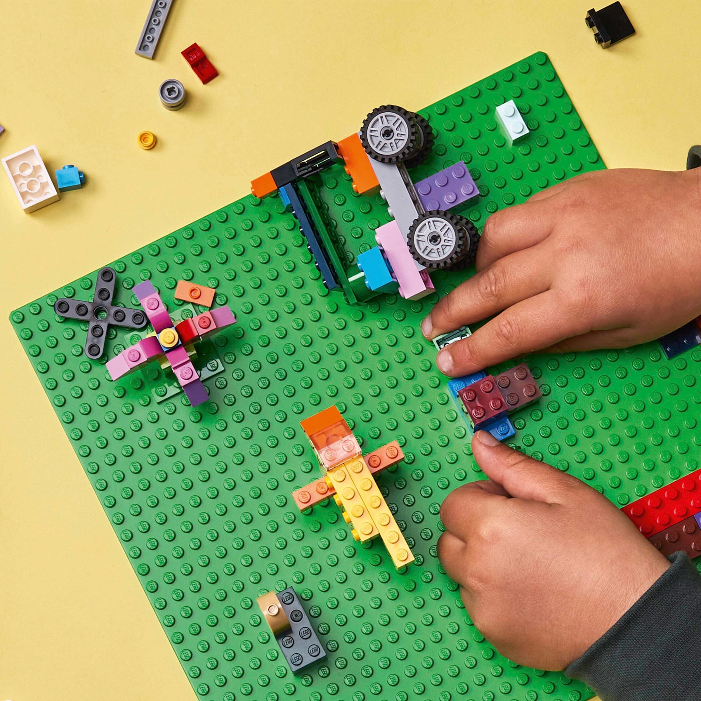 LEGO® - CLASSIC 11023 Grüne Bauplatte