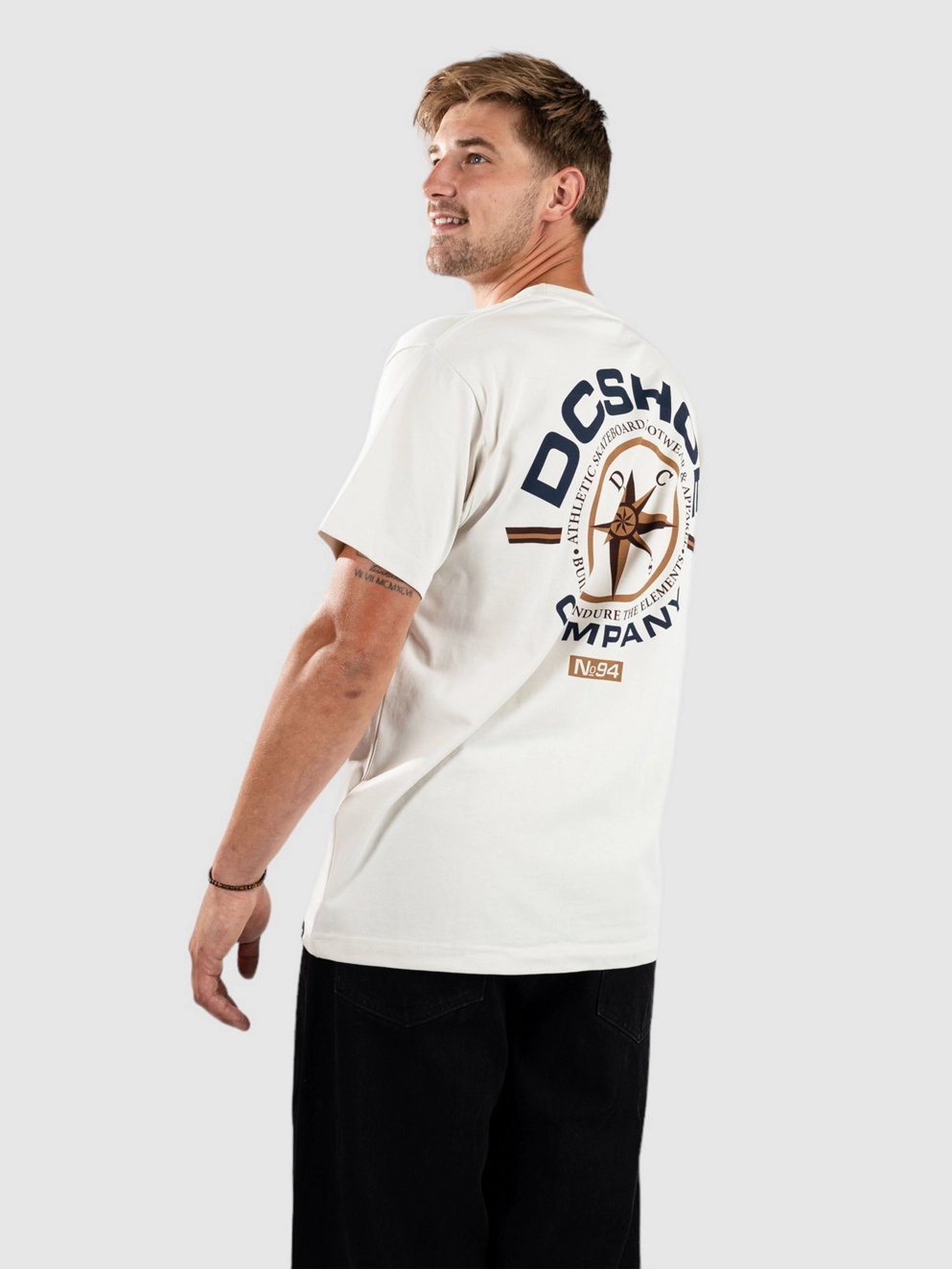 DC No 94 Worker Compass T-Shirt lily white