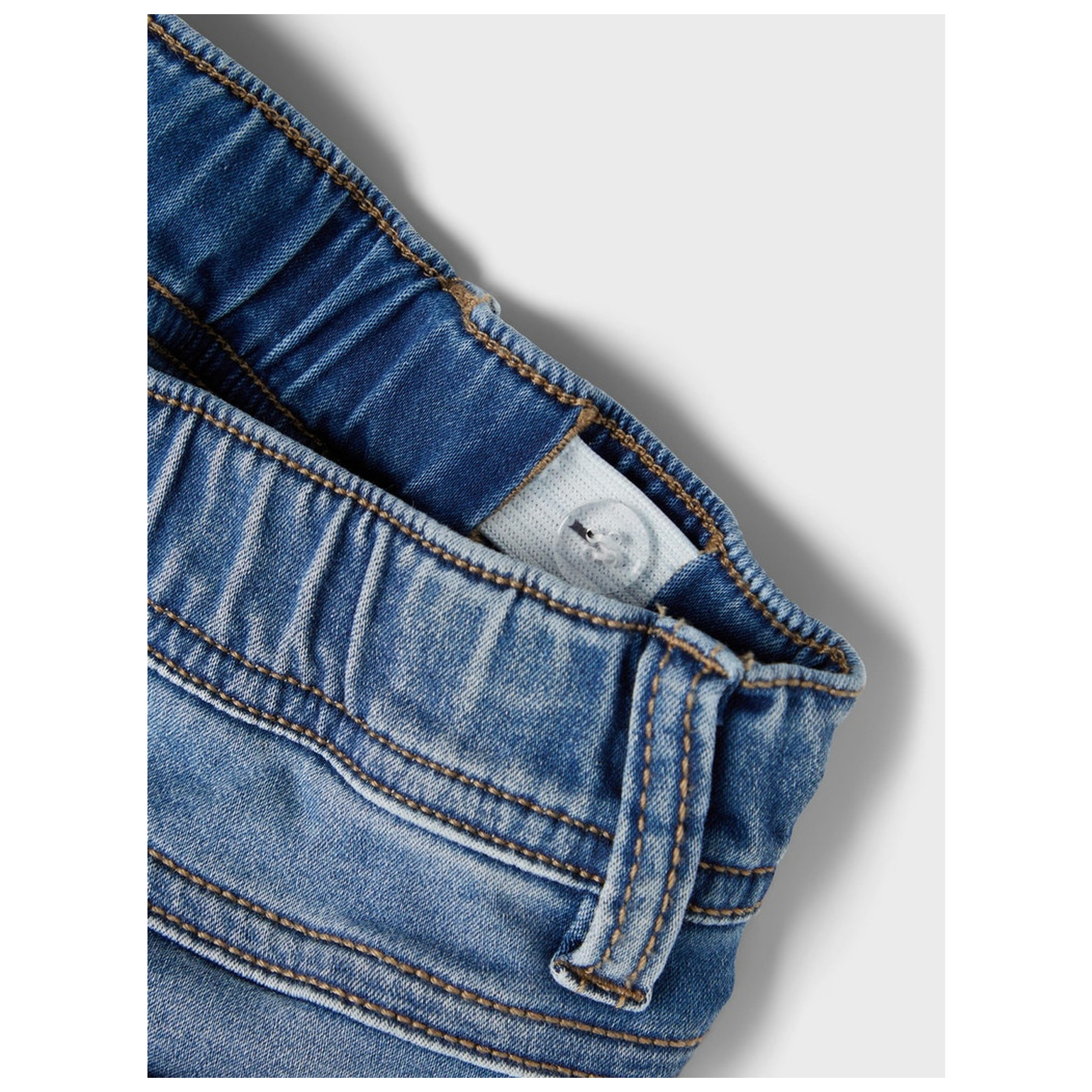 name it NKMROBIN DNMTHAYER SWE JOGGER