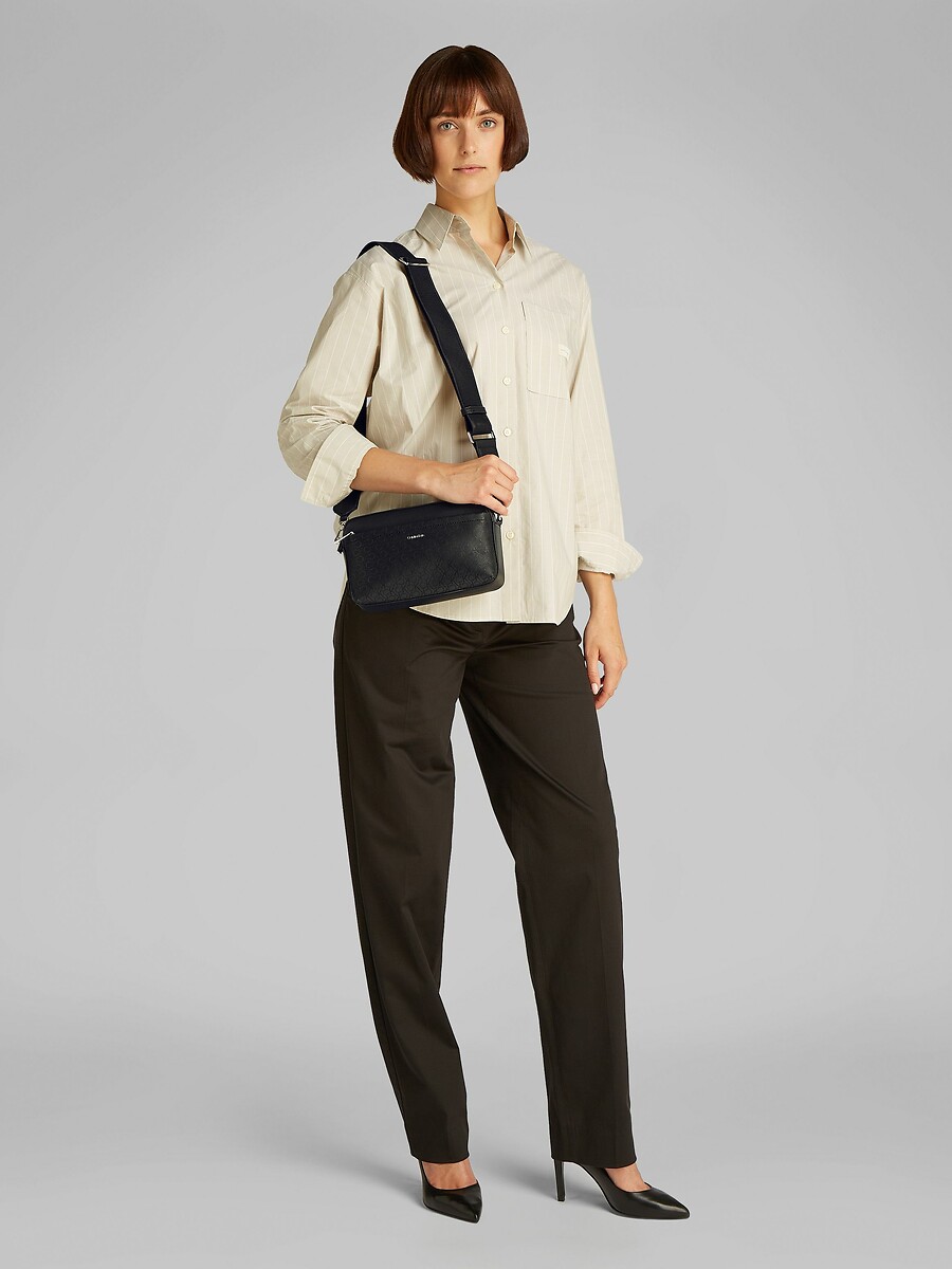 CALVIN KLEIN<br>Bolsa para câmera com alça de ombro