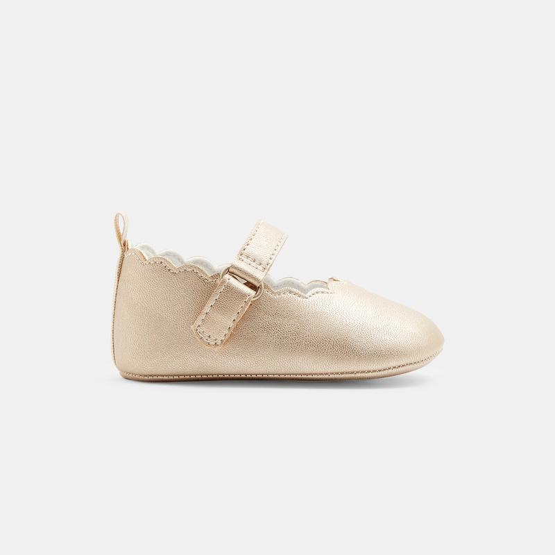 Ballerines chics festonnées blanches naissance