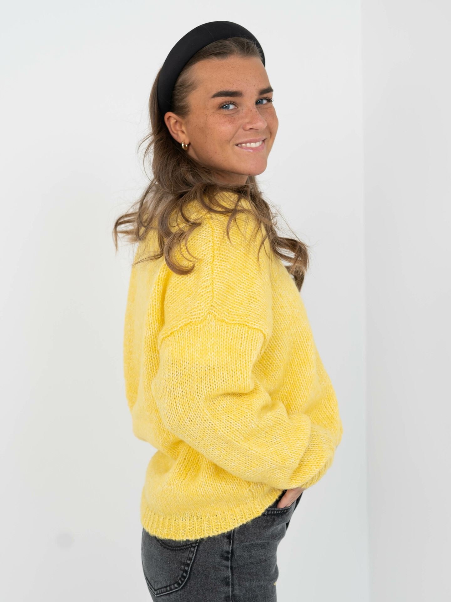 Livi Long Sleeve V-neck Cardigan