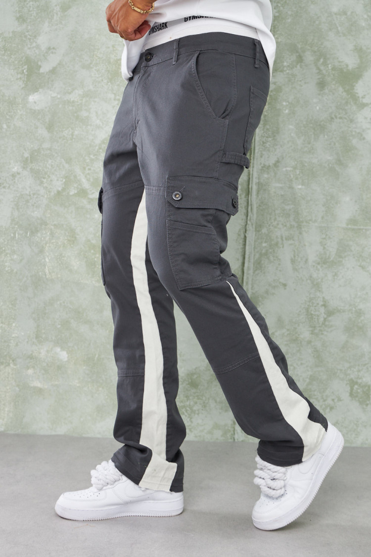 Jean cargo gris à empiècement blanc