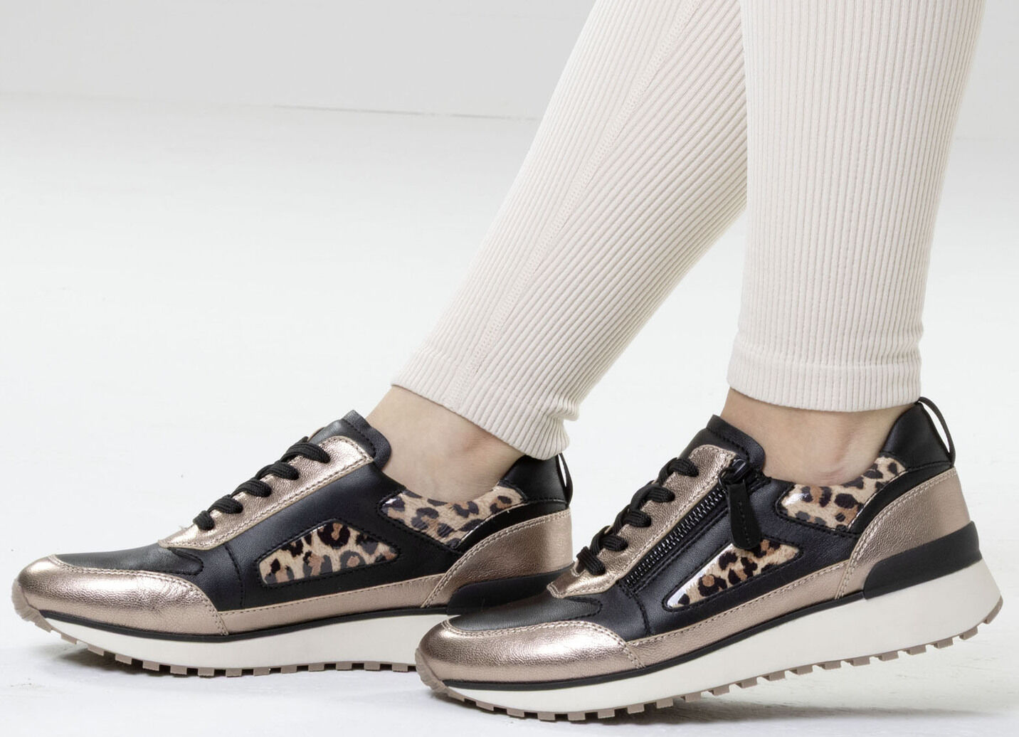 Caprice, trendige Damen-Sneaker, Weite G, mit herausnehmbarem Lederfussbett