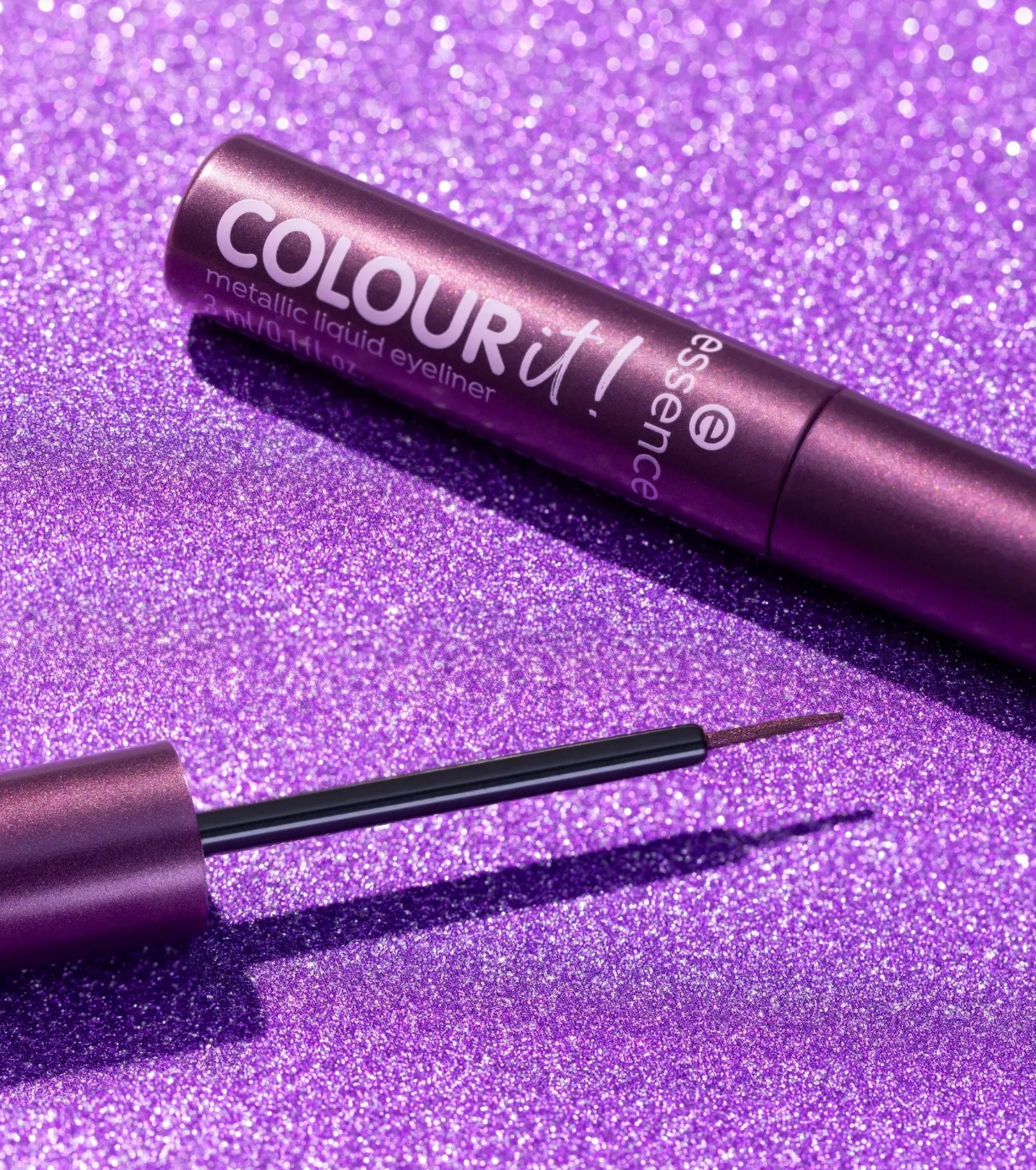 essence - Delineador Líquido Metálico COLOUR it! - 02: Dark Cherry