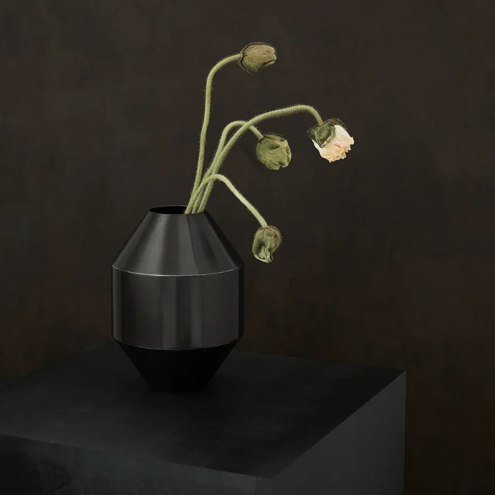Fredericia - Hydro Vase, H 30 cm, schwarz / oxidiert