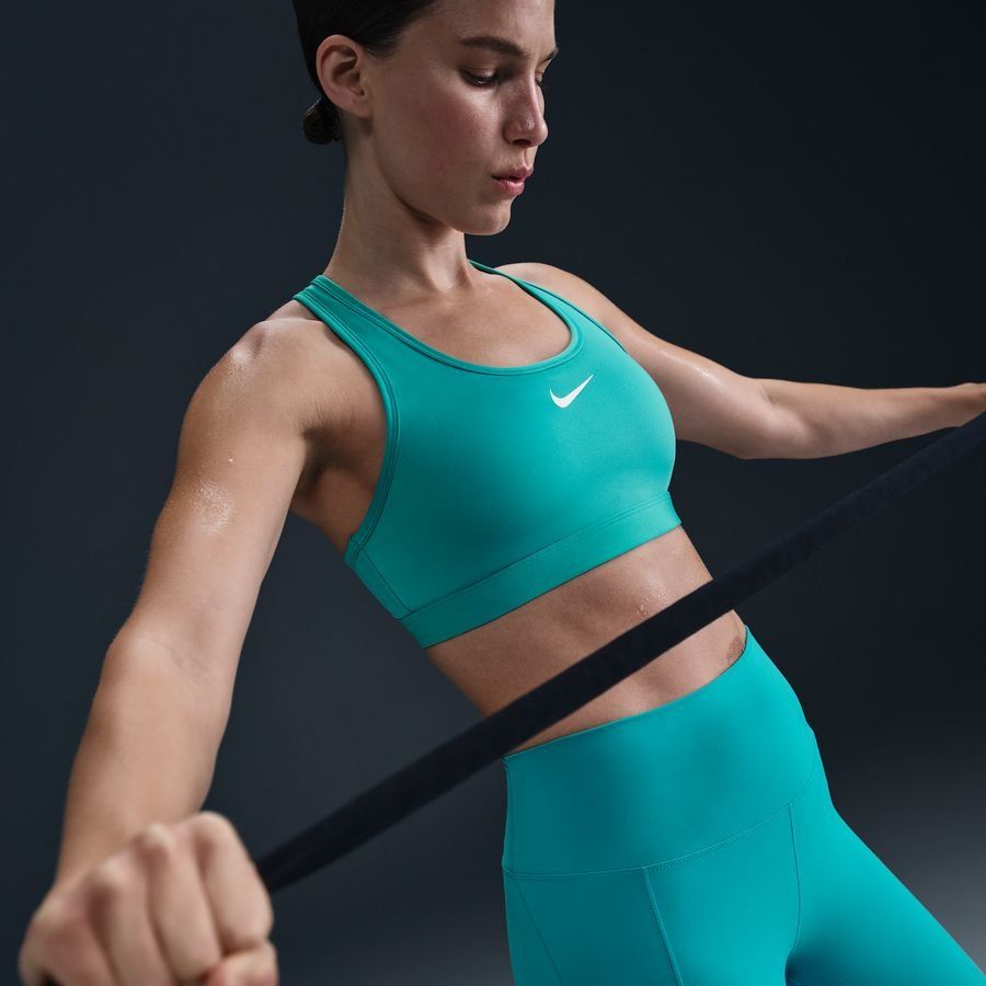 Nike Swoosh Medium Support