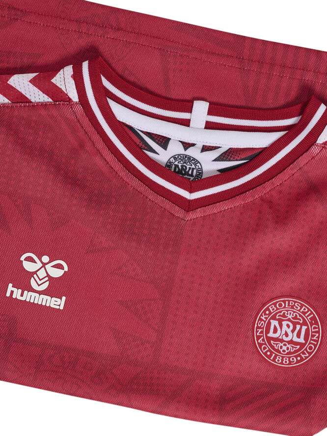 Hummel DBU kvindelandsholdssæt hjemmebane 23 Børn Rød