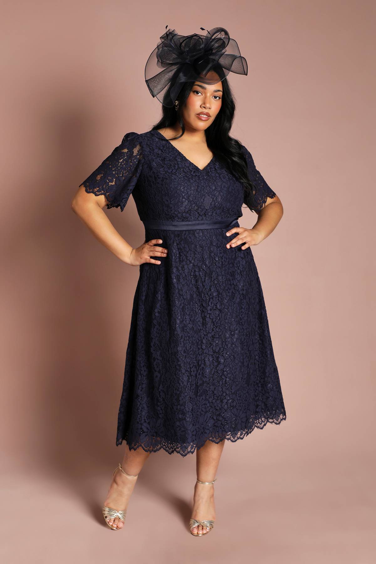 Coast Robe Midi Grande Taille En Dentelle À Manches Papillon