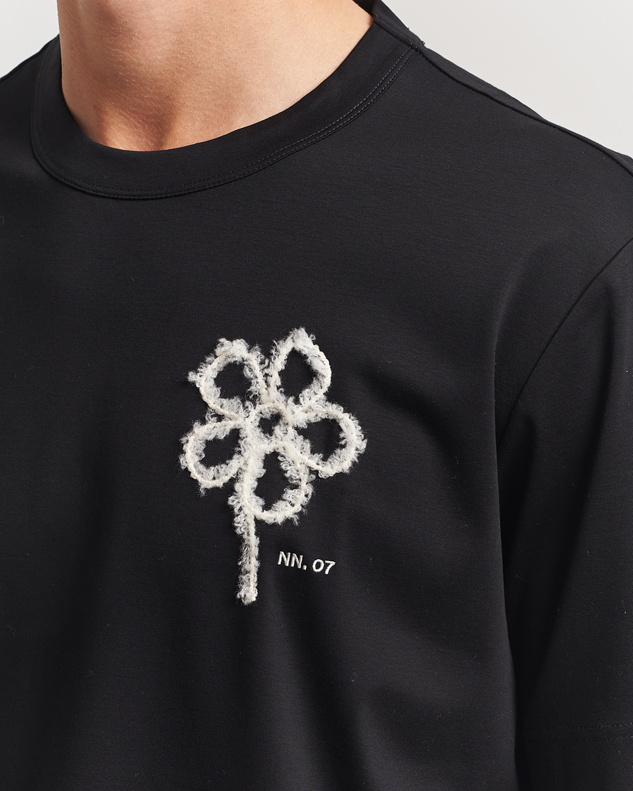 NN07 Pedro Embroidered Flower T-Shirt Black
