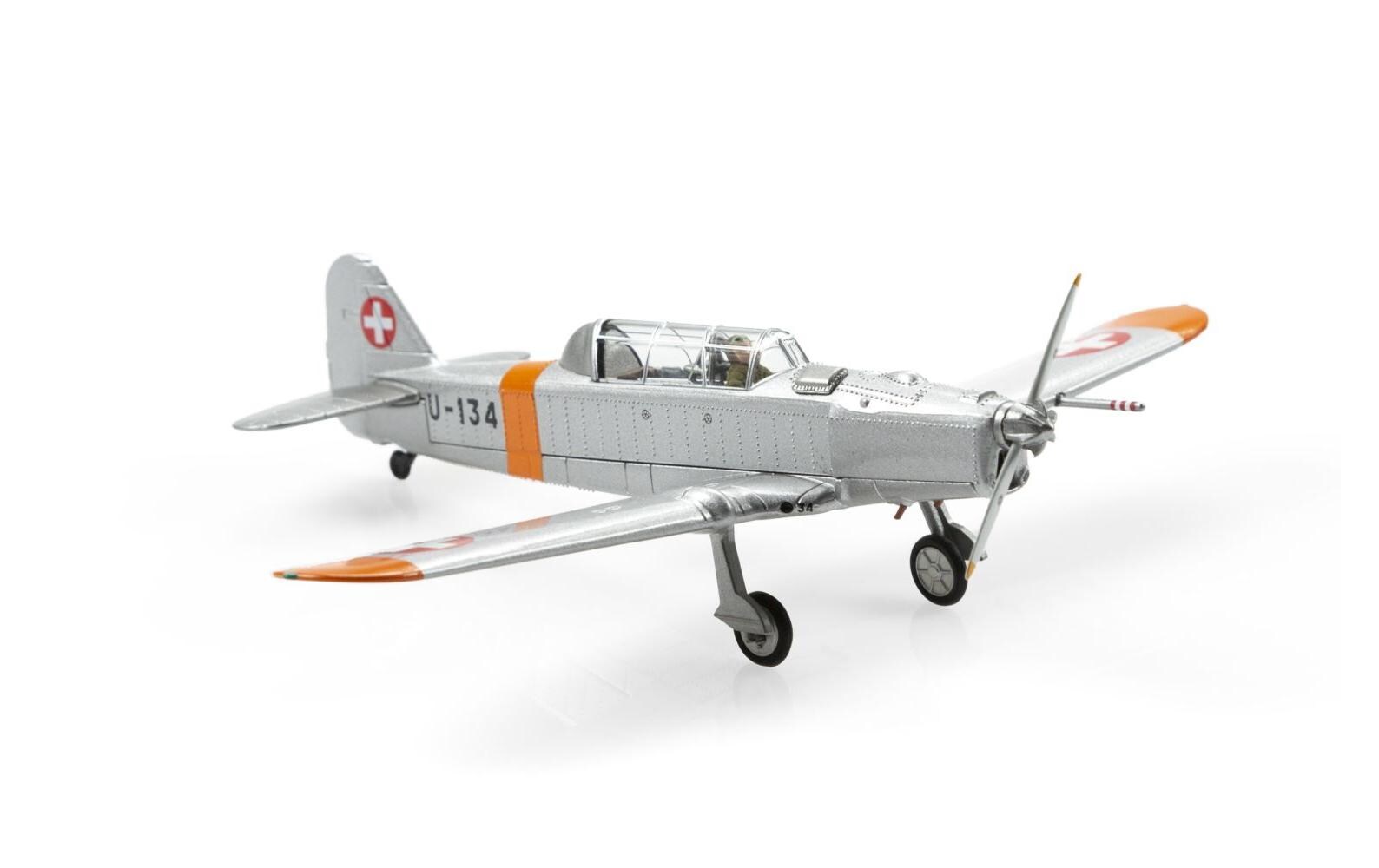 Propellerflugzeug Pilatus P-2-06 U-134 1:72Flugzeug Standmodell