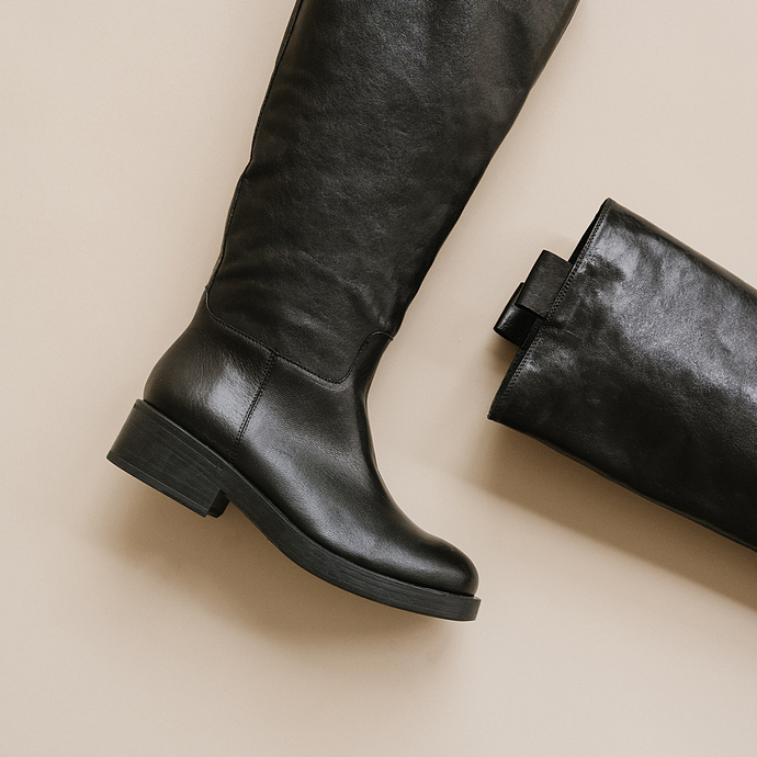 Bottes hautes  en cuir grainé noir