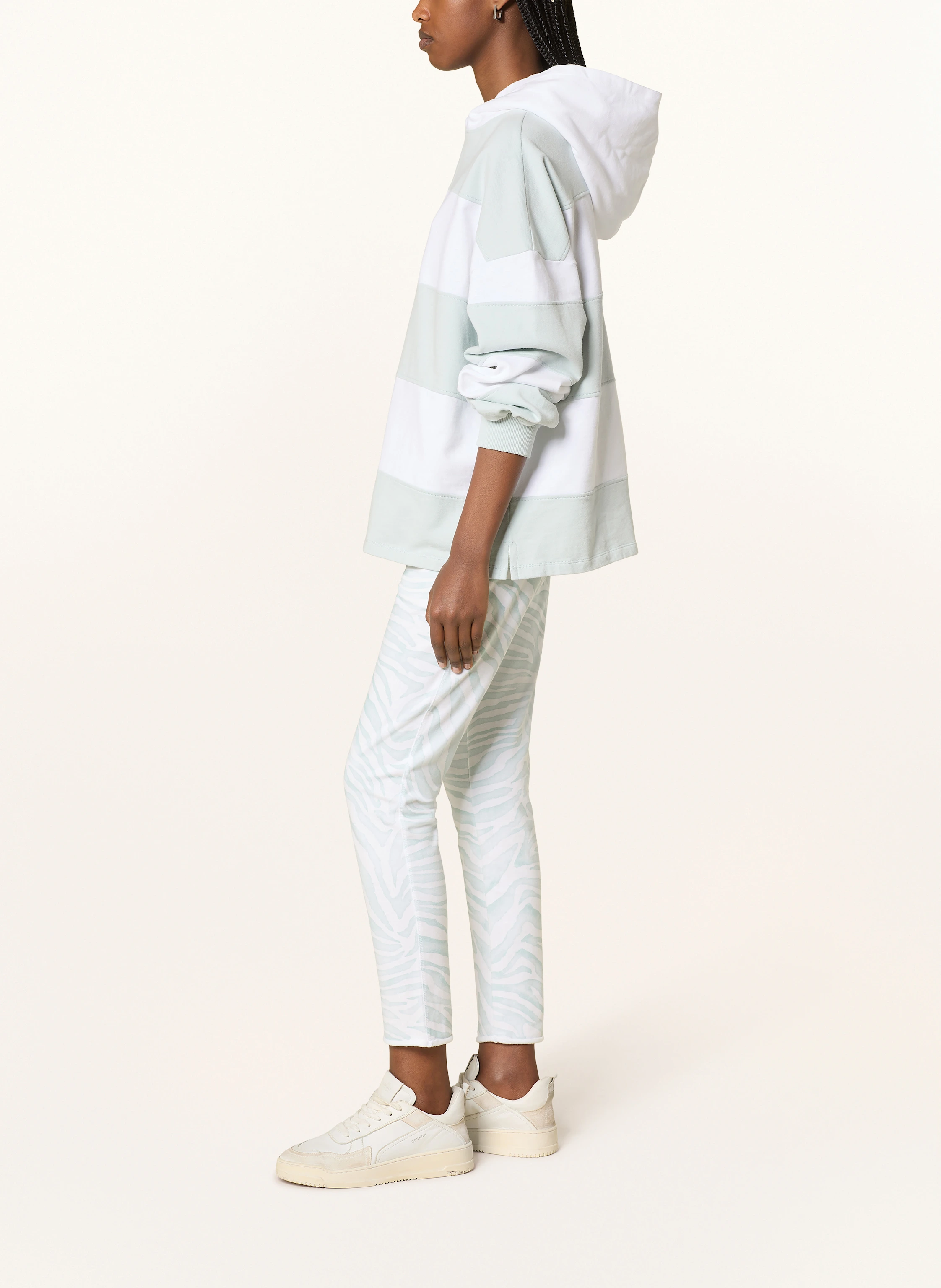 Juvia Hoodie CAREN