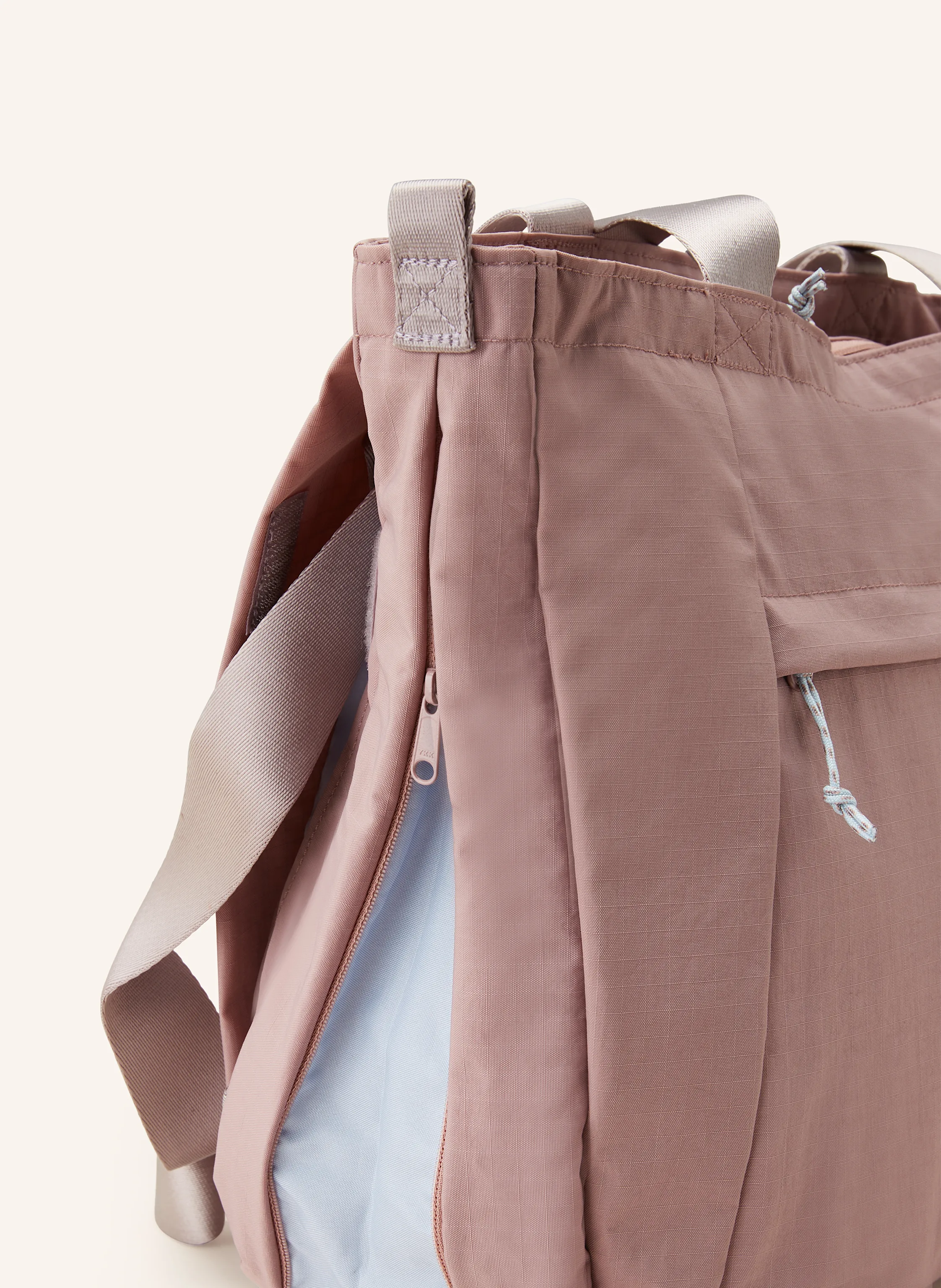 AEVOR Shopper