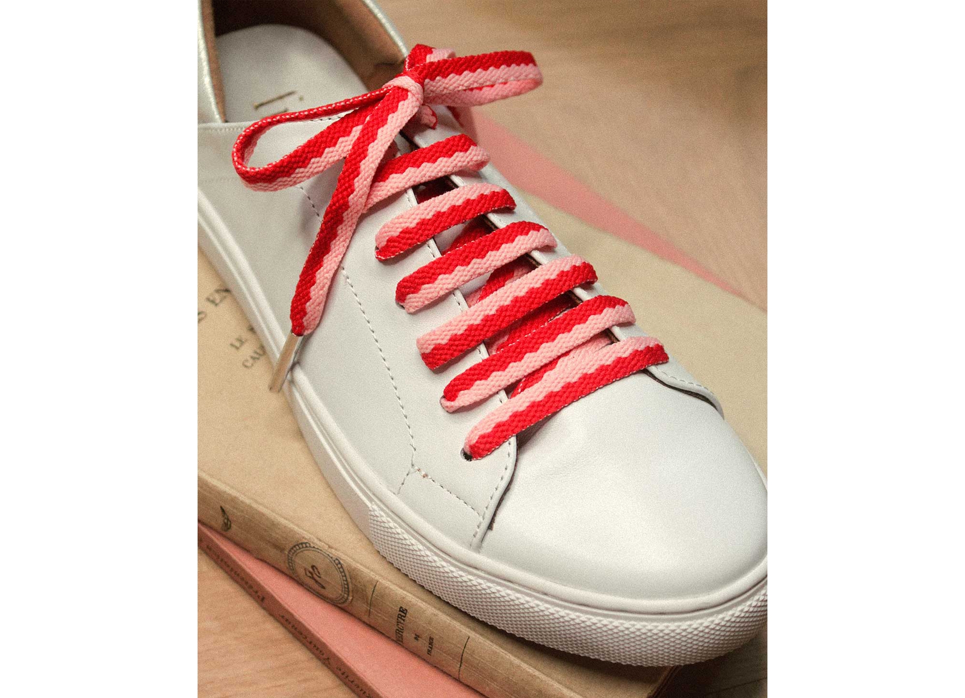 Lacets bicolore rouge rose