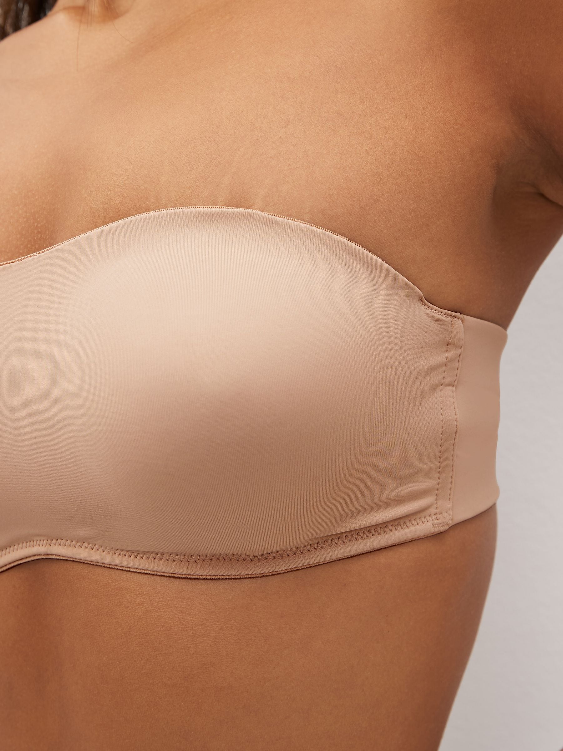 Praline nude - A-D gladstrijkende strapless beugelbeha zonder vulling
