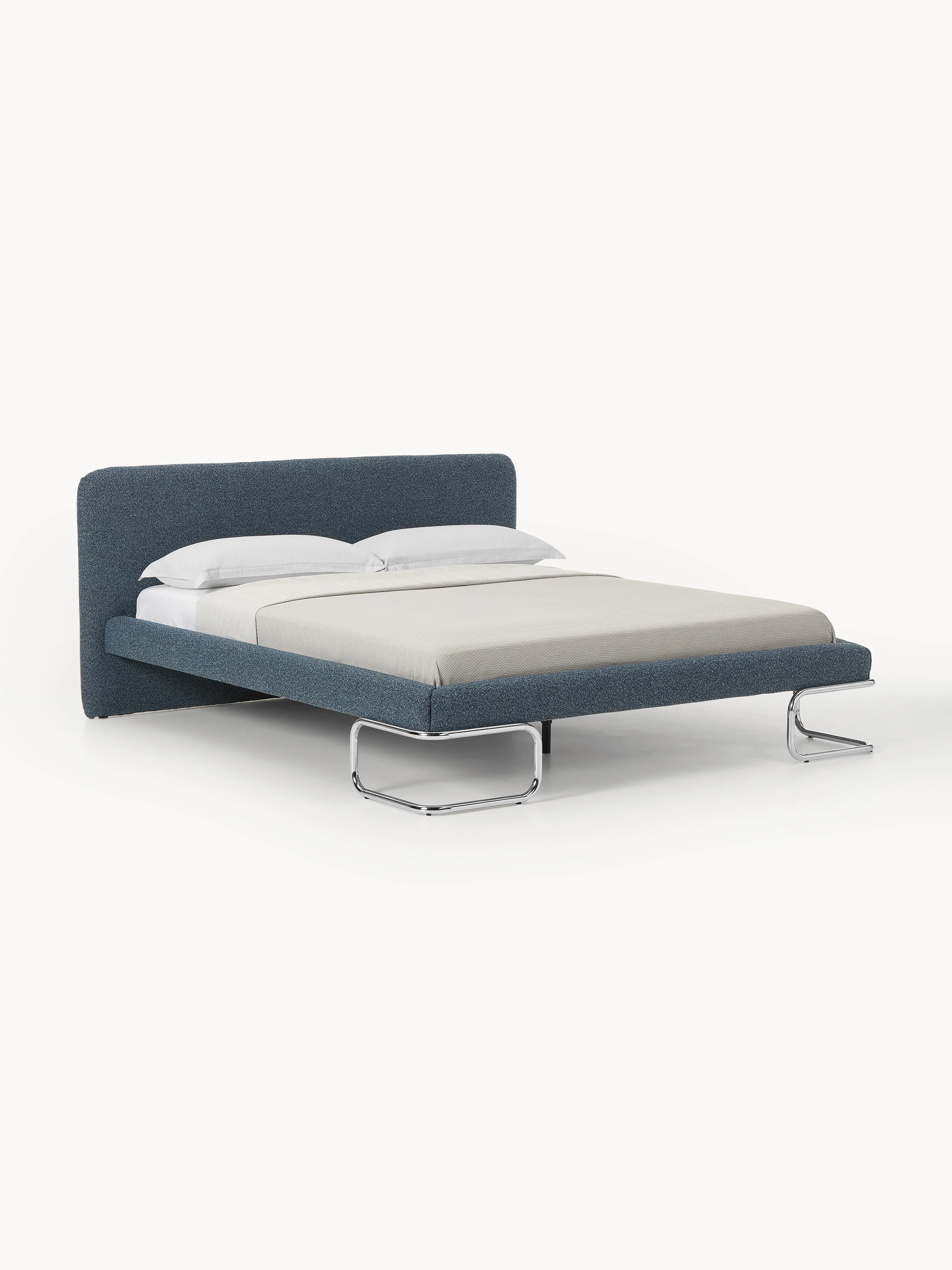 Bouclé gestoffeerd bed Olina met metalen poten