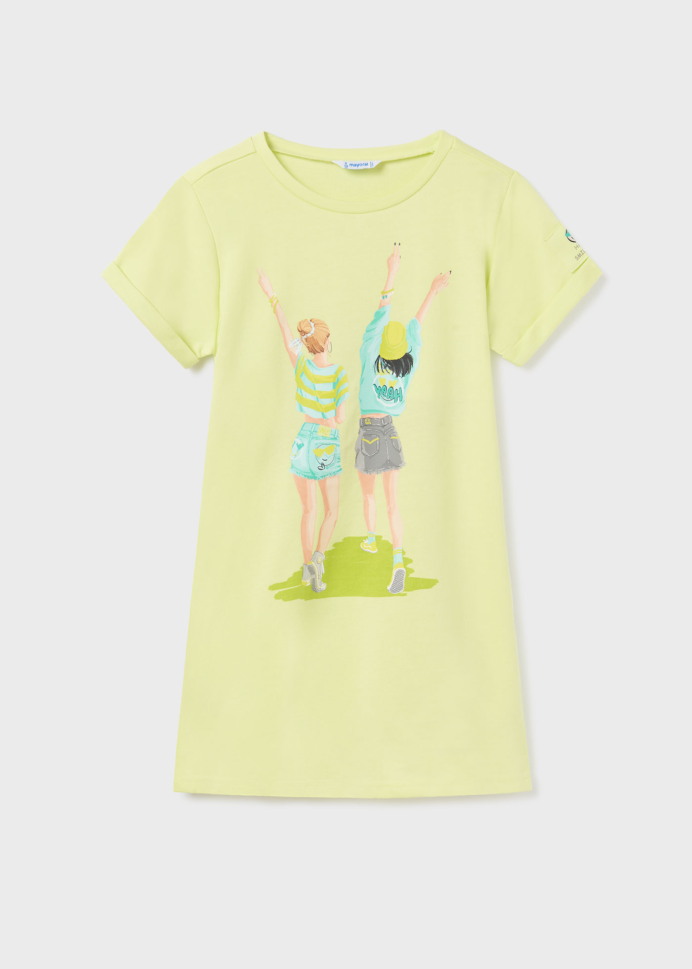 Vestido infantil com estampa e fenda nas costas.