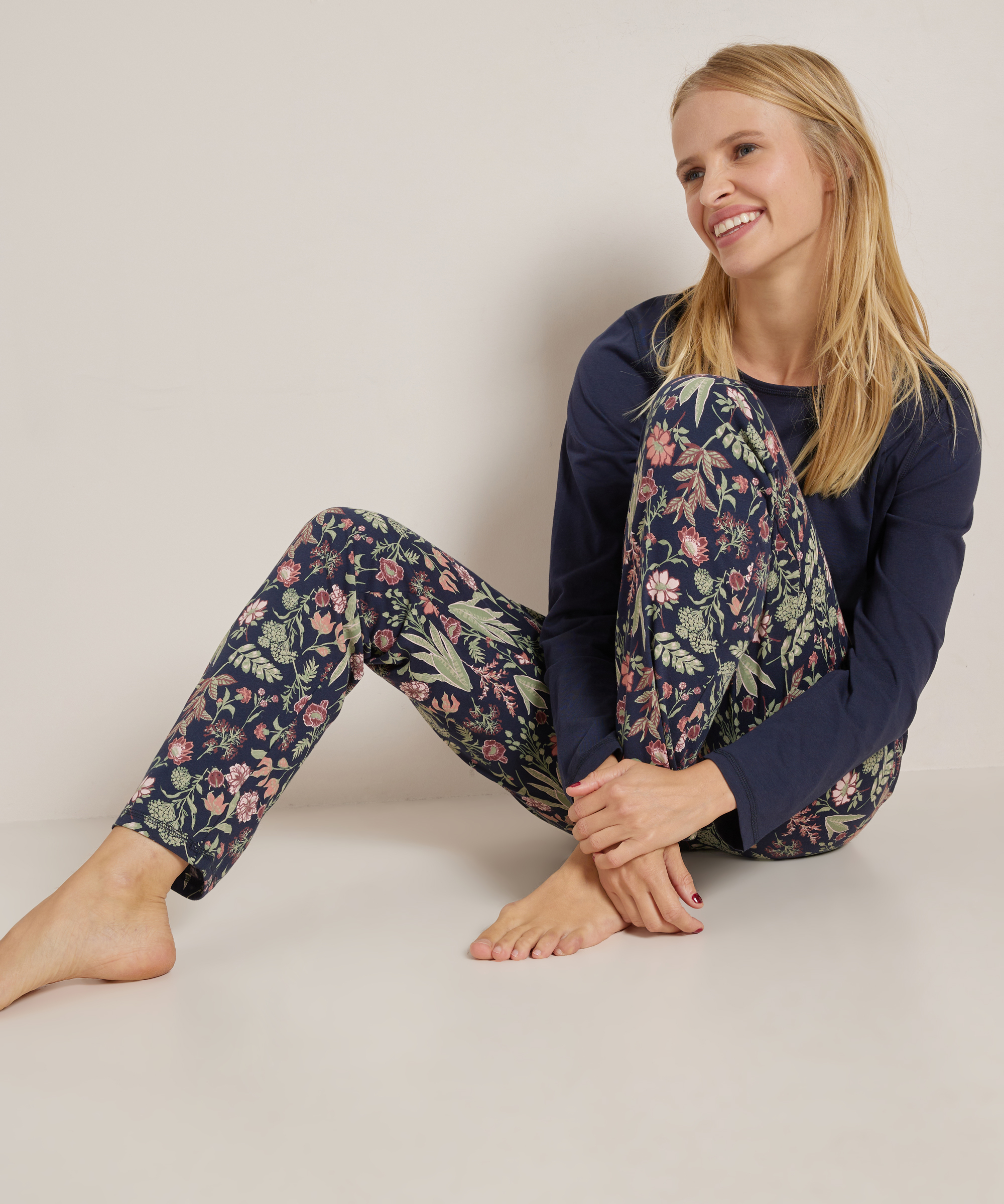 pyjama set: uni top   print broek