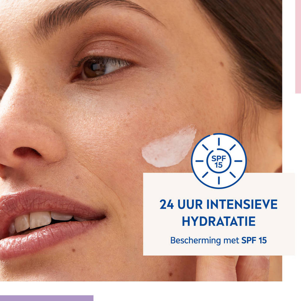 Fijne dagcrème, trekt snel in. Brand niet met op smeren+24h sensitive dagcreme spf15 - 50 ml