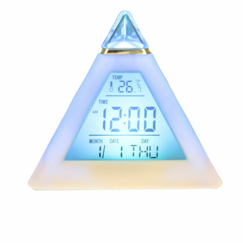 Digitaler LED Pyramiden Wecker mit Temperaturanzeige   Datumsanzeige (Batteriebetrieben) - Weiss