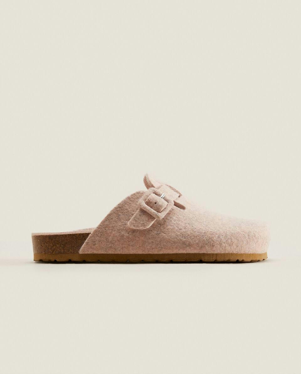 Chinelo Mule de feltro com fivela revestida