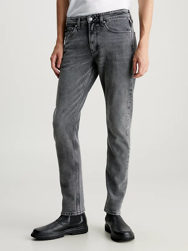 Calça jeans slim tapered