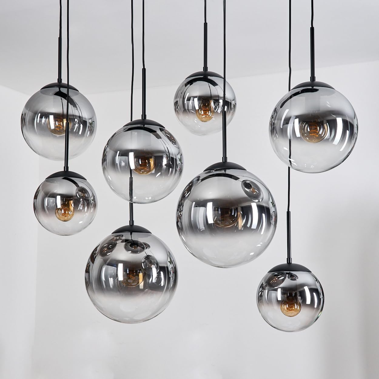 HOFSTEIN Hängeleuchte Gastor, 8-flammige Hängelampe aus Metall/Glas in Schwarz/Rauch/Klar, Pendelleuchte im Retro/Vintage-Design (Schirme Ø 20; 25; 30 cm), E27, Esszimmer, Wohnzimmer, Küche, Flur