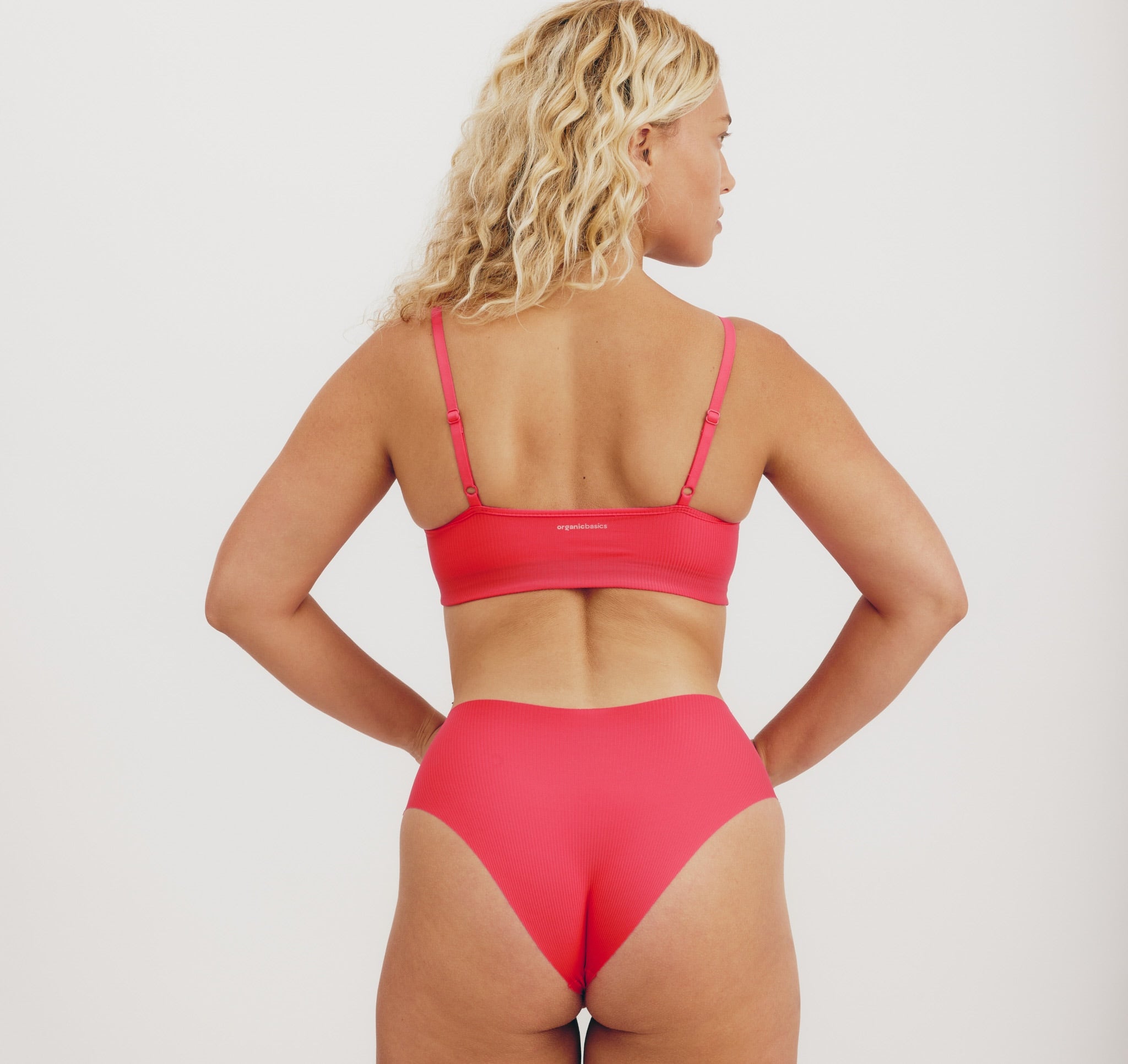 RECYCLED NYLON<br>Naked Rib Hipster