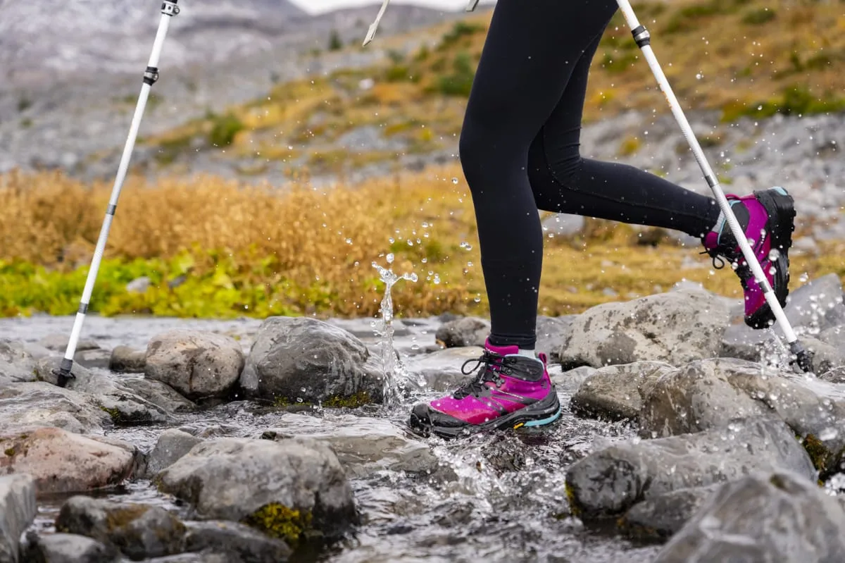 Topo Athletic W-Trailventure 2 WP Raspberry / Black
