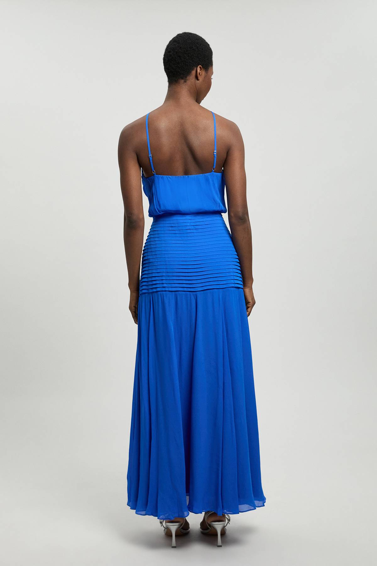 KarenMillen Robe Maxi Dos Nu Col Licou En Georgette De Viscose Tissée Avec Ourlet Tombant