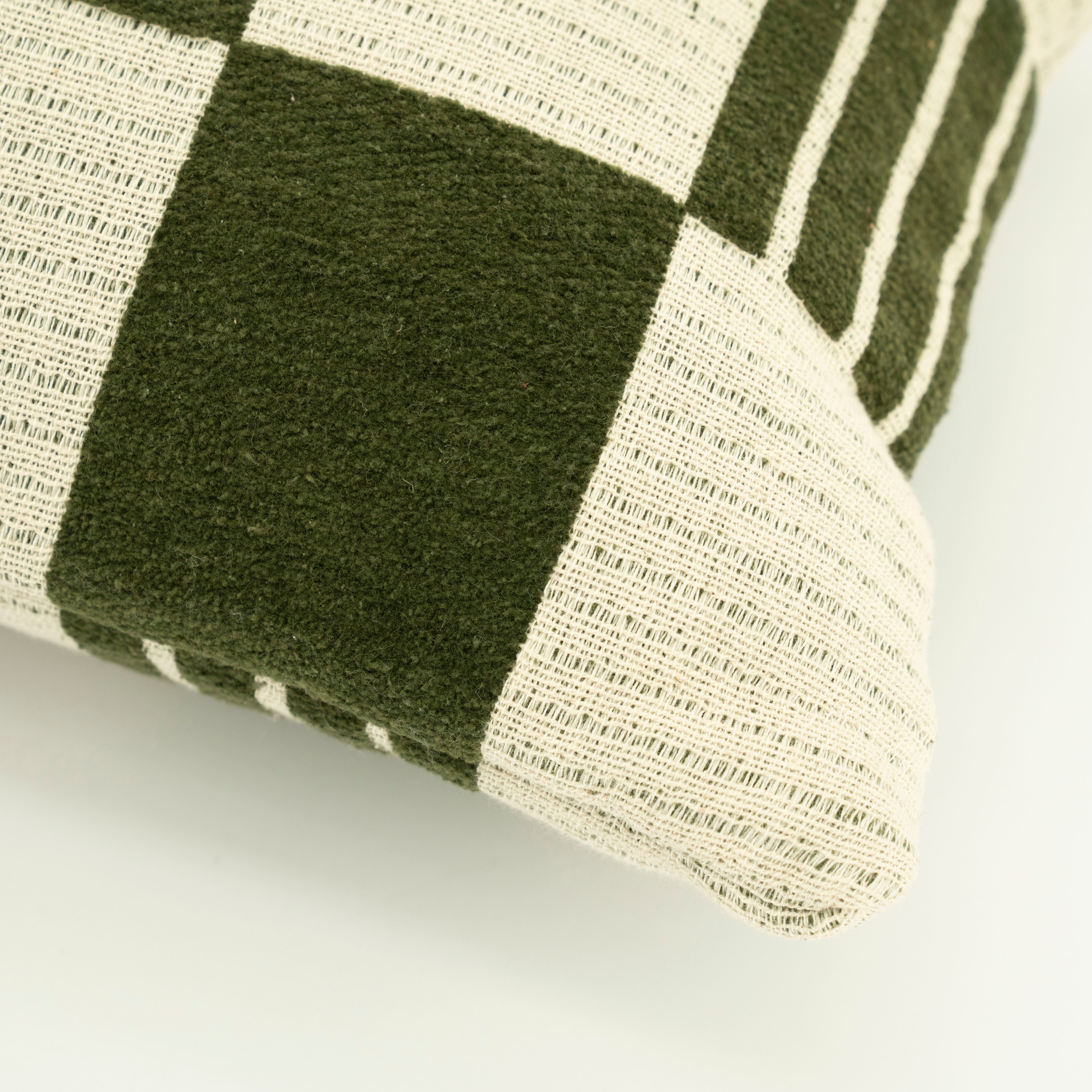 Sierkussen 250100 green Twist B55 x D35 cm