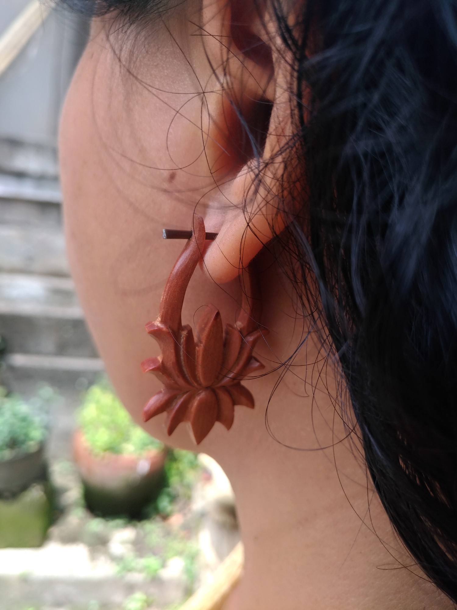 Ohrring 'Lotus', Suarholz, H 5 cm, B 2,5 cm günstig bestellen