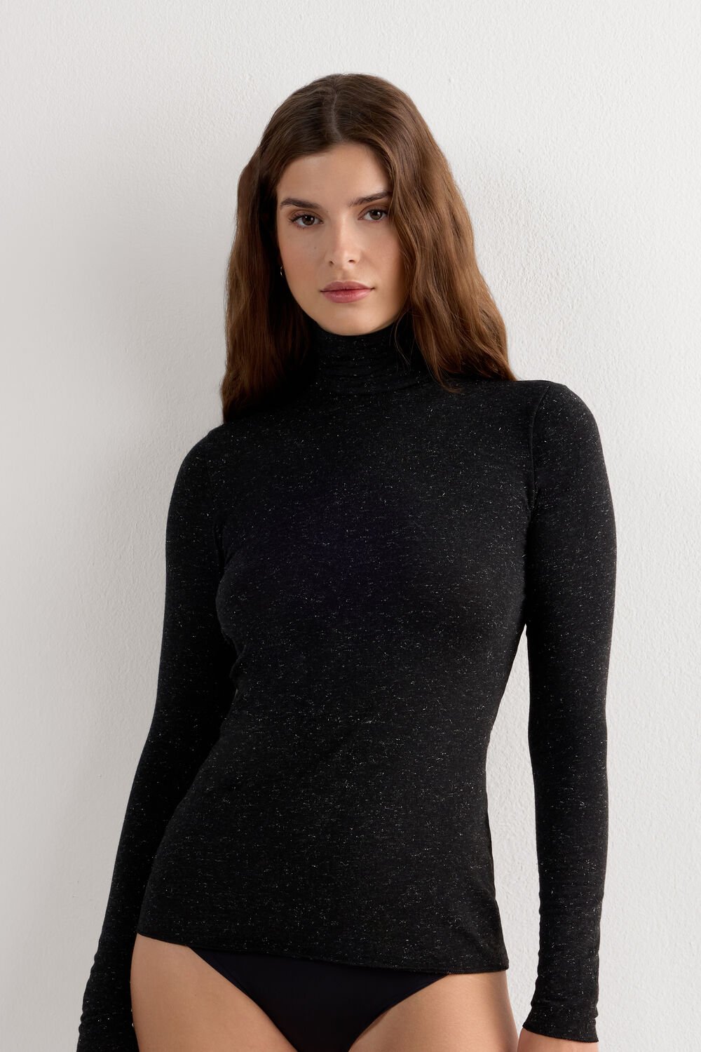 Blusa de gola alta em modal leve com lamê de cashmere