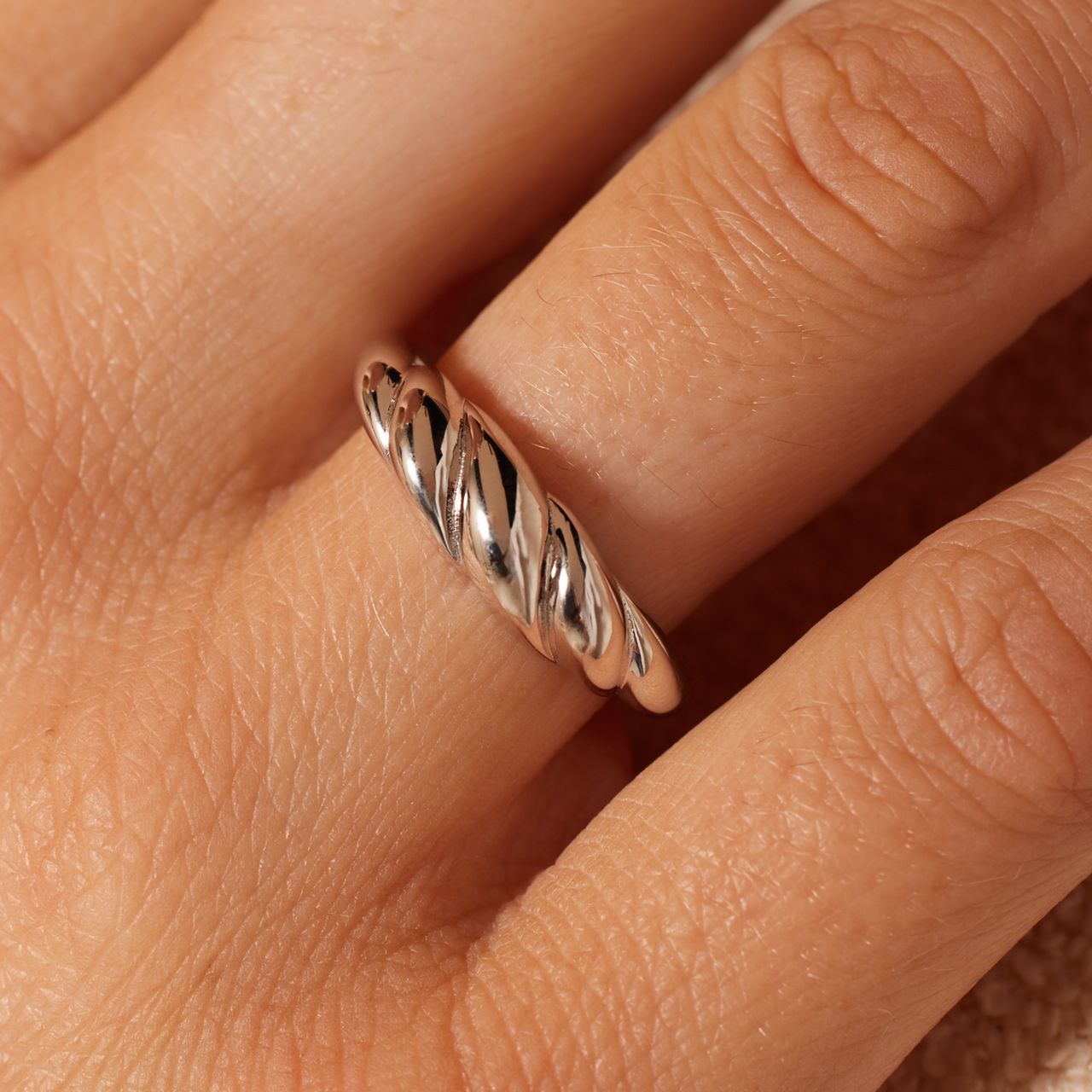 Zilveren ring croissant