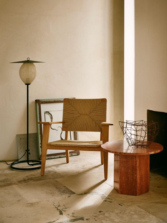 Gubi Satellite vloerlamp mustard gold semi matt
