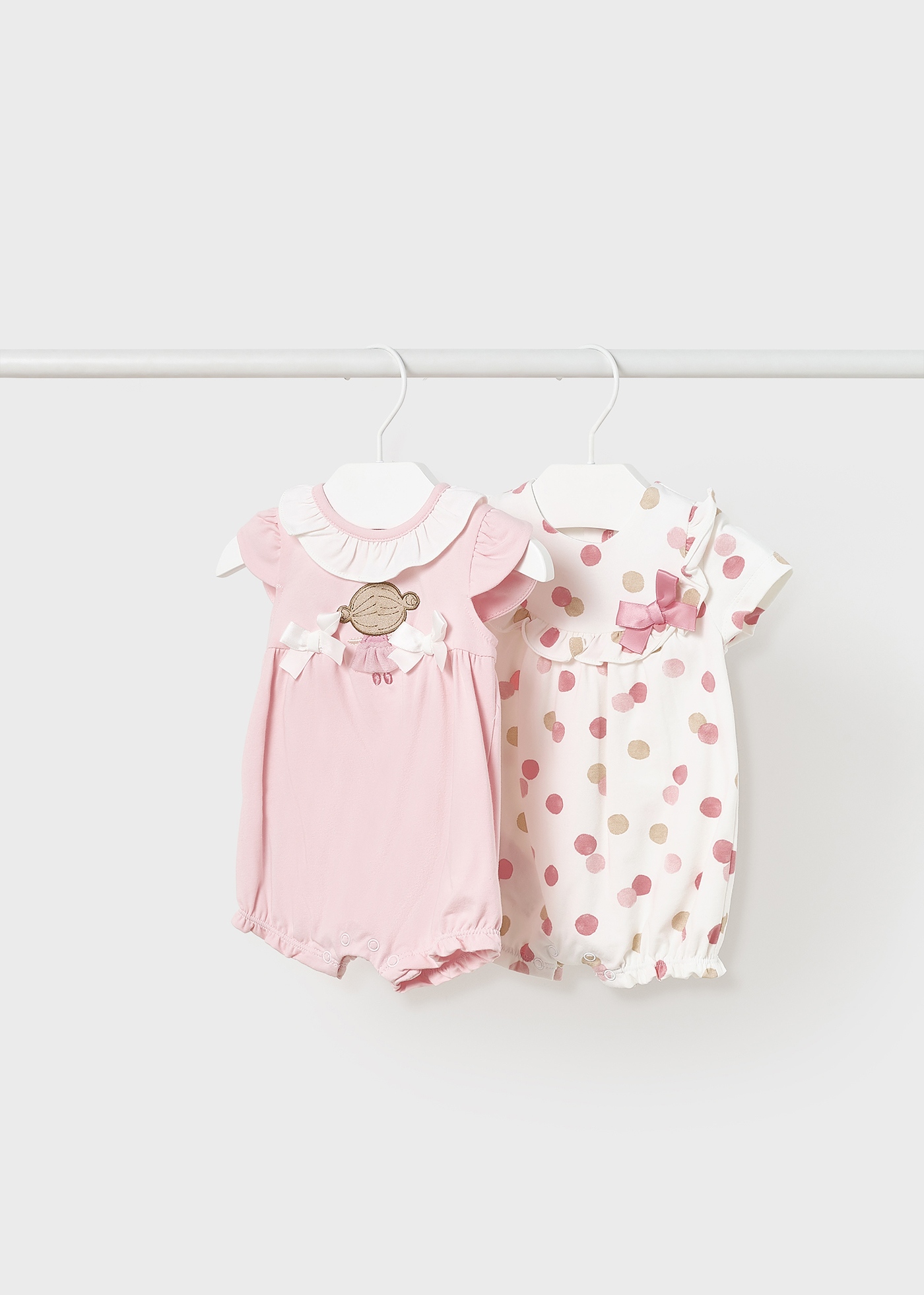 Conjunto de 2 pijamas curtos de algodão sustentável para recém-nascidos.