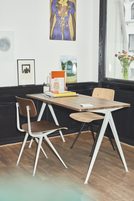 Hay Pyramid 01 bureau 140x75 gerookt eiken,beige onderstel