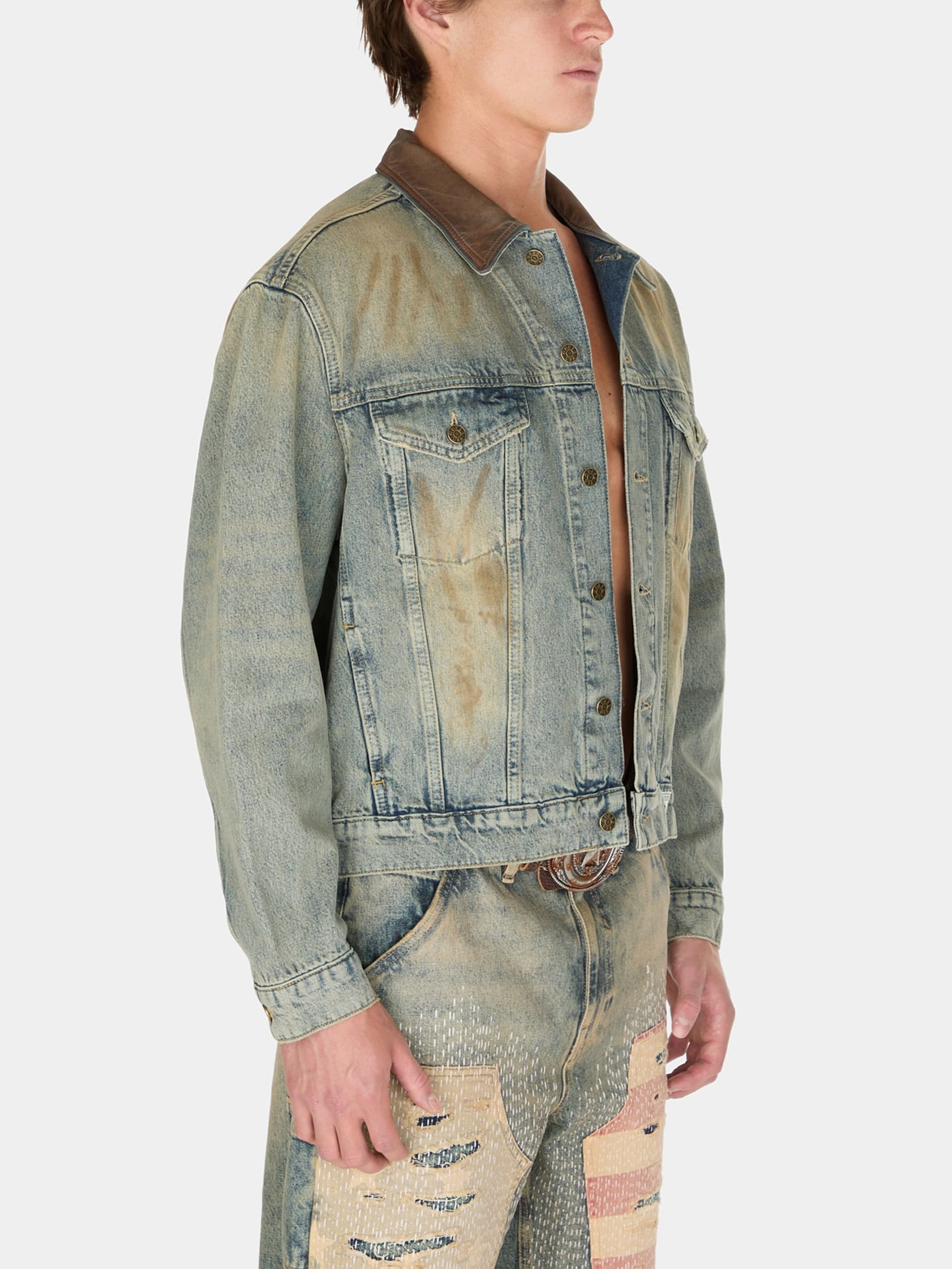 jaqueta trucker de denim lavado