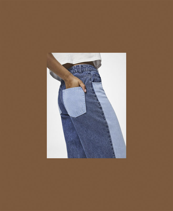 Pieces PCFAMY HW WIDE DENIM JEANS D2D FSY Light blue denim/medium blue denim