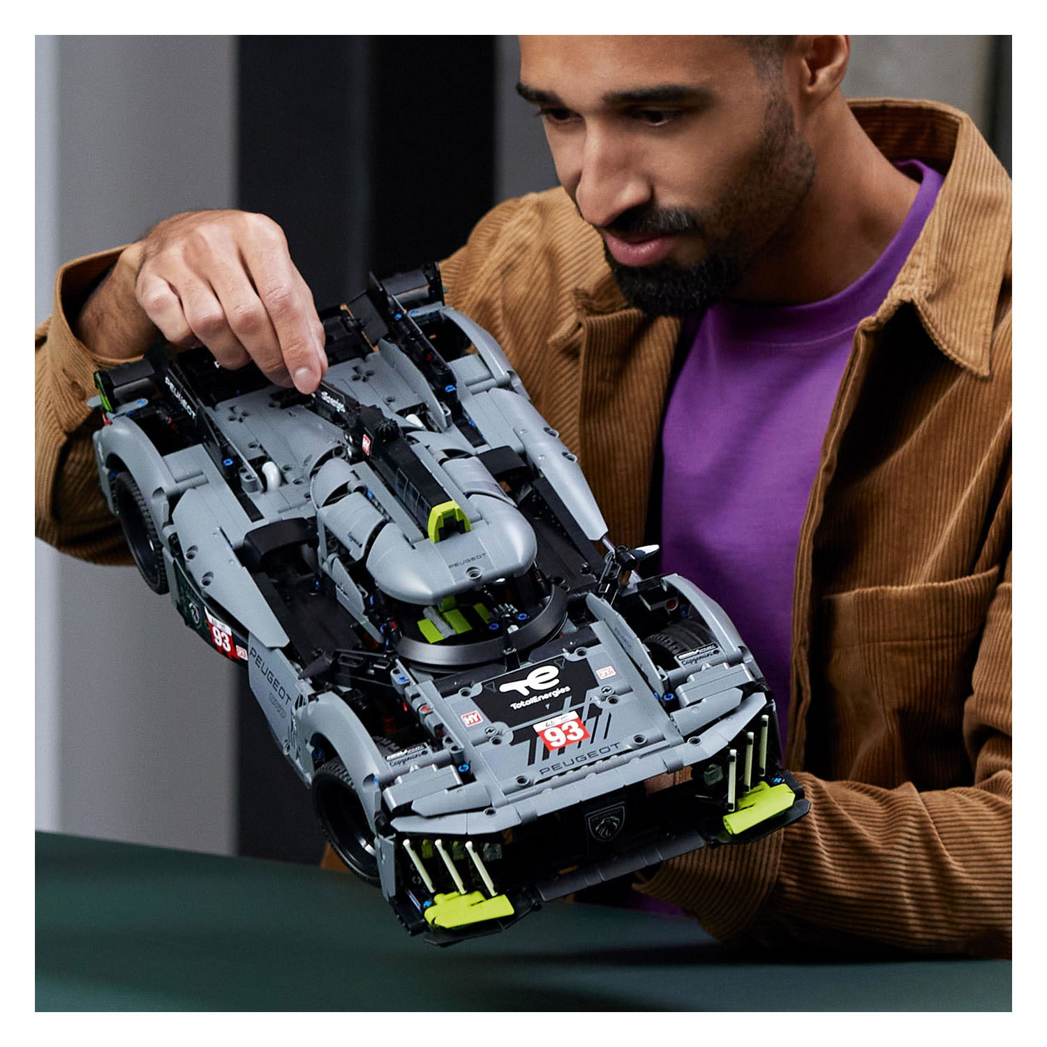 LEGO Technic 42156 Peugeot 9x8 24 Le Mans Hybrid Hypercar Auto